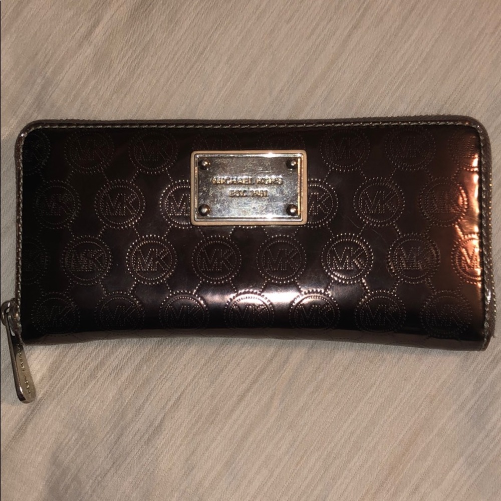 Michael kors wallet
